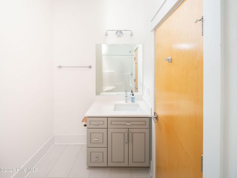 Tiny photo for 614 Peacock Lane #Apt 1, Wilmington, NC 28401 (MLS # 100549852)