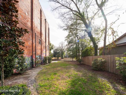 Tiny photo for 614 Peacock Lane #Apt 1, Wilmington, NC 28401 (MLS # 100549852)