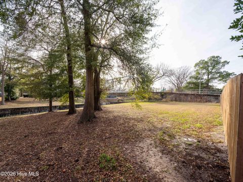 Tiny photo for 614 Peacock Lane #Apt 1, Wilmington, NC 28401 (MLS # 100549852)