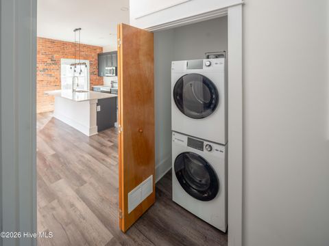 Tiny photo for 614 Peacock Lane #Apt 1, Wilmington, NC 28401 (MLS # 100549852)