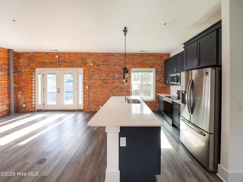 Tiny photo for 614 Peacock Lane #Apt 1, Wilmington, NC 28401 (MLS # 100549852)