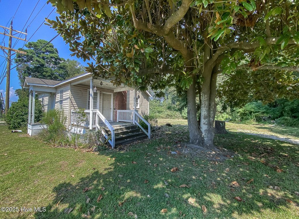 Photo of 8533 Caratoke Highway, Powells Point, NC 27966 (MLS # 100567109)