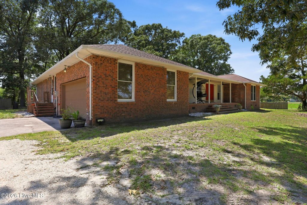 Photo of 778 Wetherington Landing Road, Stella, NC 28582 (MLS # 100586561)