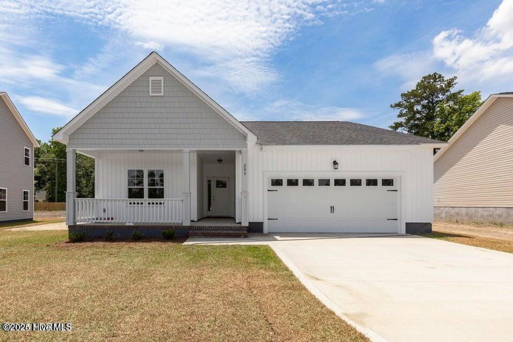 Photo of 315 E Theriualt Court, Jacksonville, NC 28540 (MLS # 100525735)
