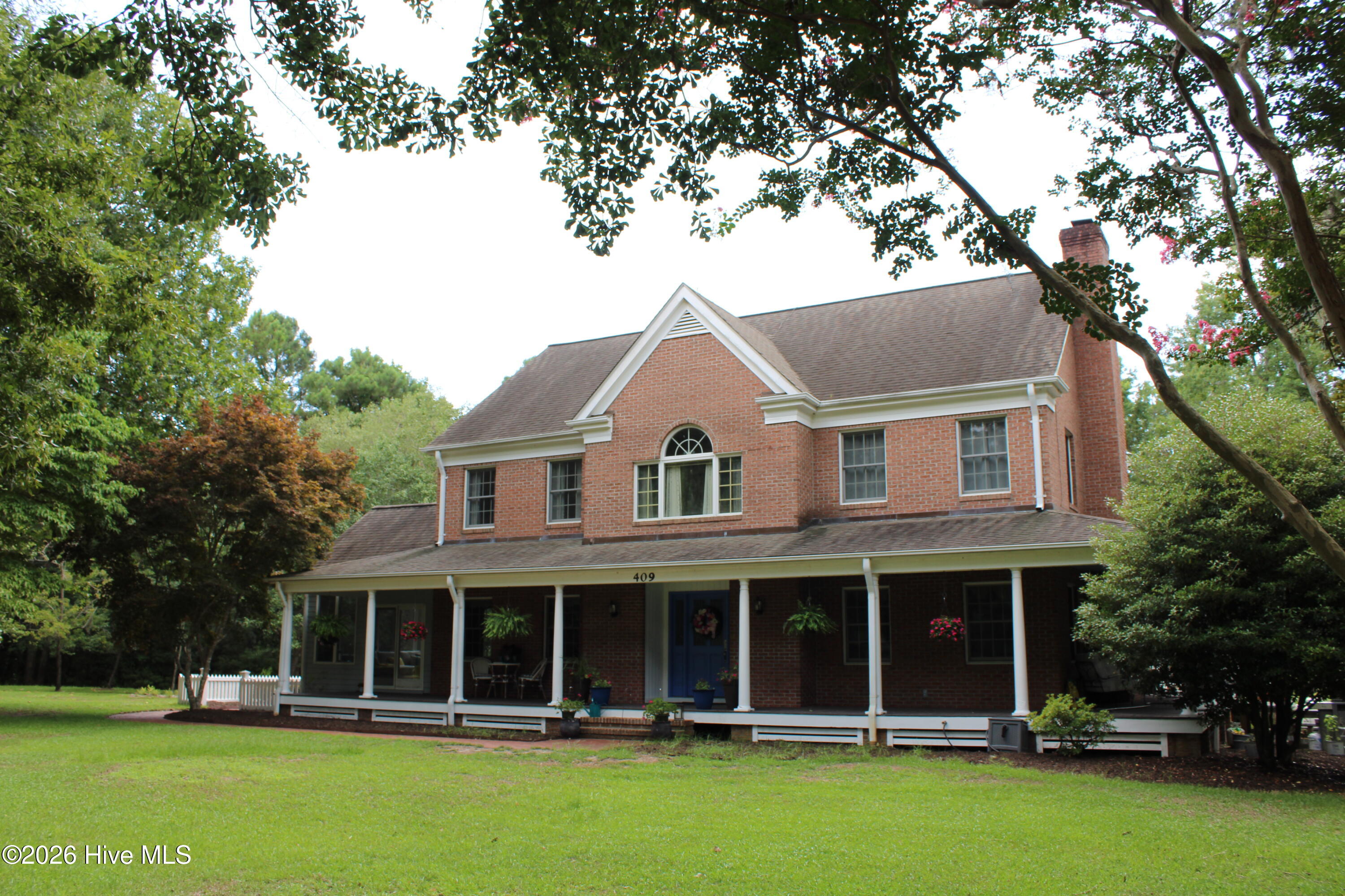 Photo 1 of 38 — 409 Whitebridge Road, Hampstead, NC 28443