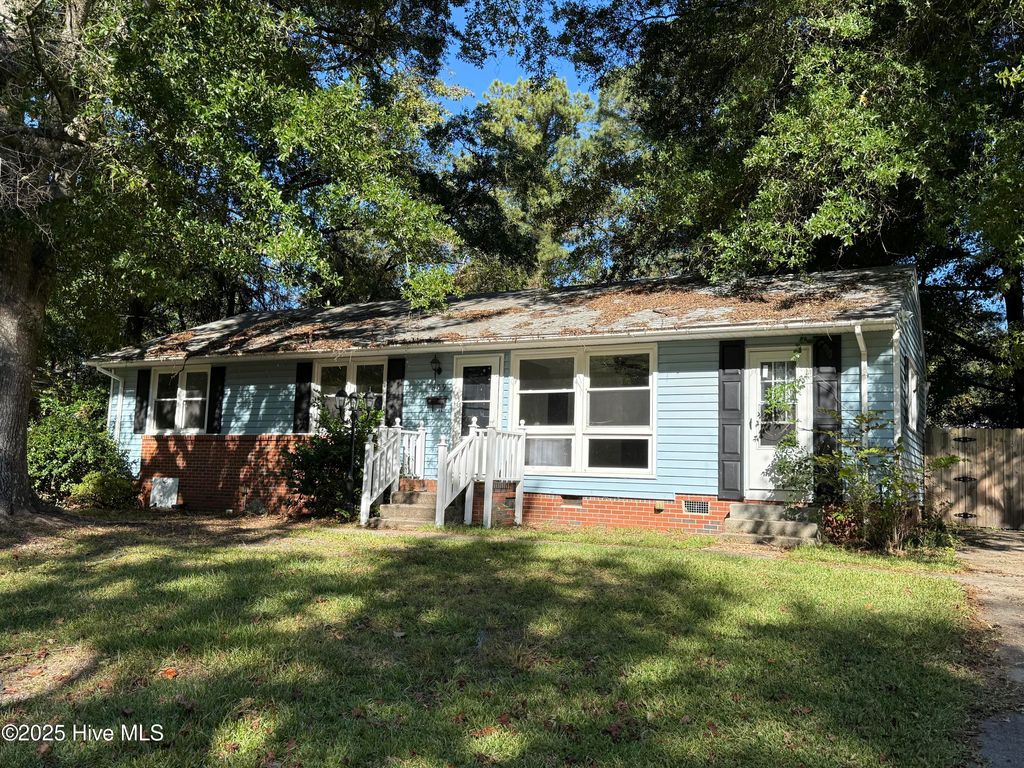 Photo of 809 River Street, Jacksonville, NC 28540 (MLS # 100537405)