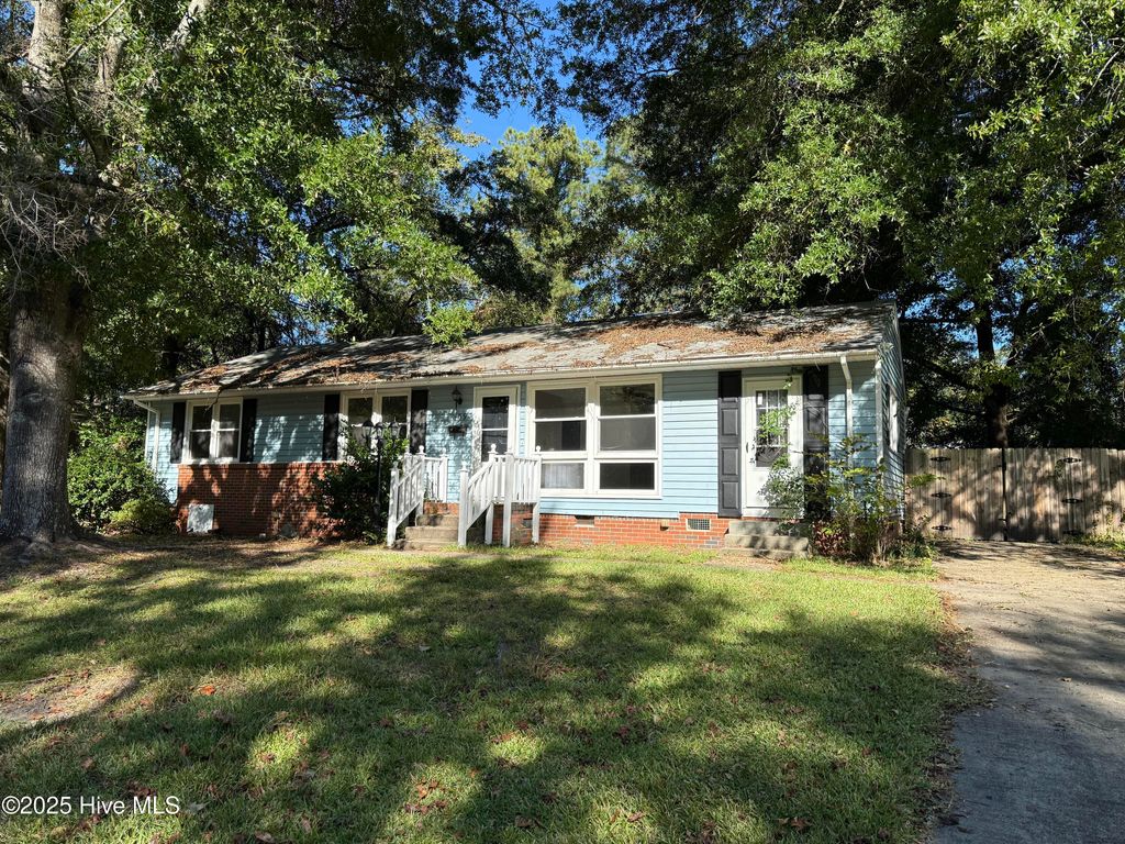 Photo of 809 River Street, Jacksonville, NC 28540 (MLS # 100537405)
