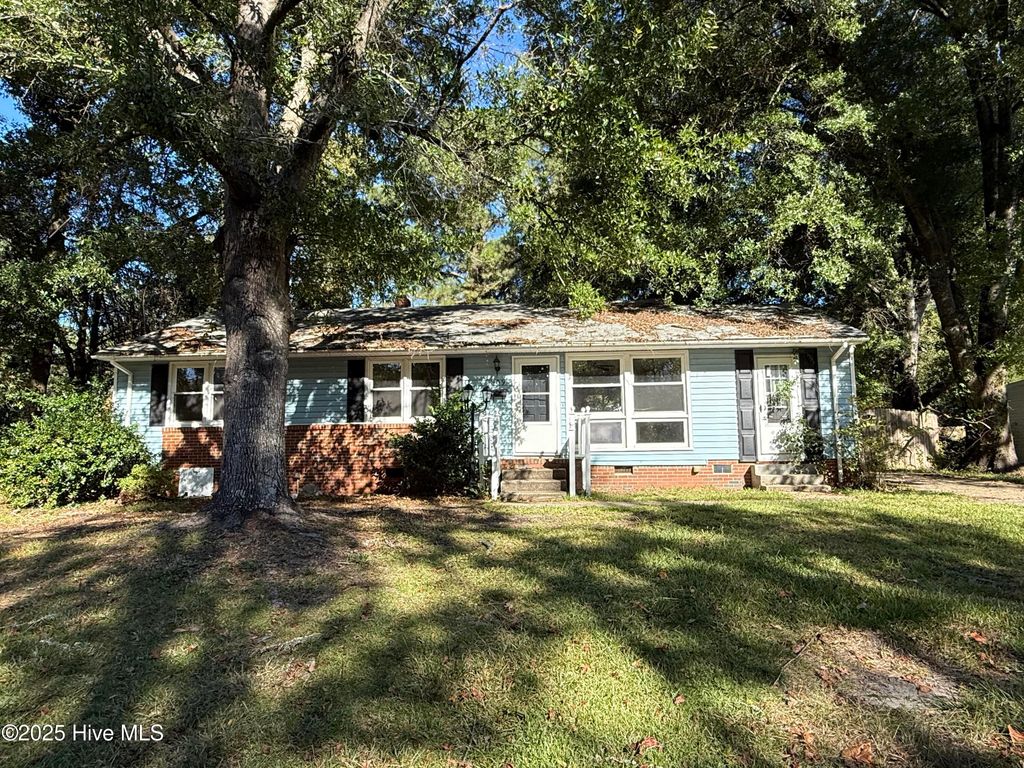 Photo of 809 River Street, Jacksonville, NC 28540 (MLS # 100537405)
