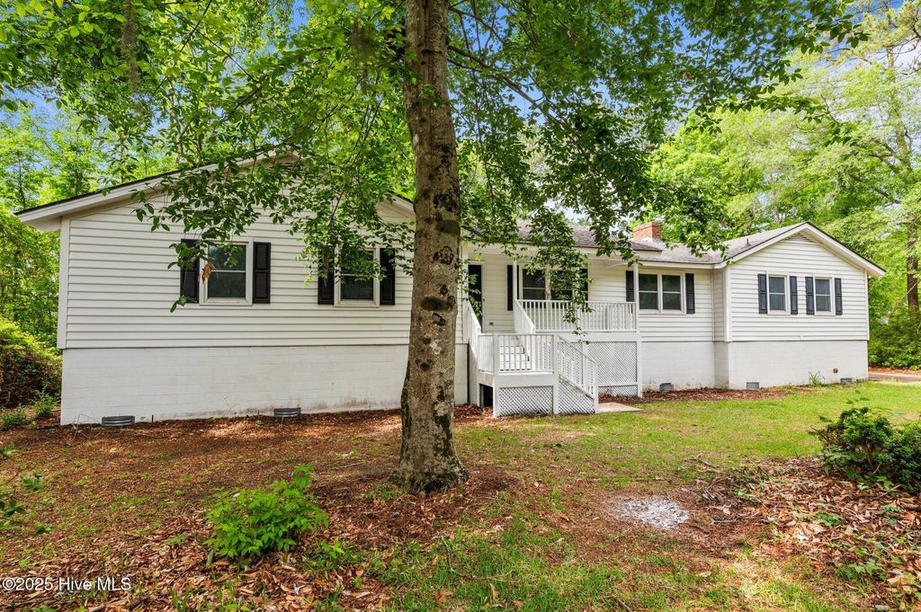 Photo of 105 Country Place, Washington, NC 27889 (MLS # 100505804)