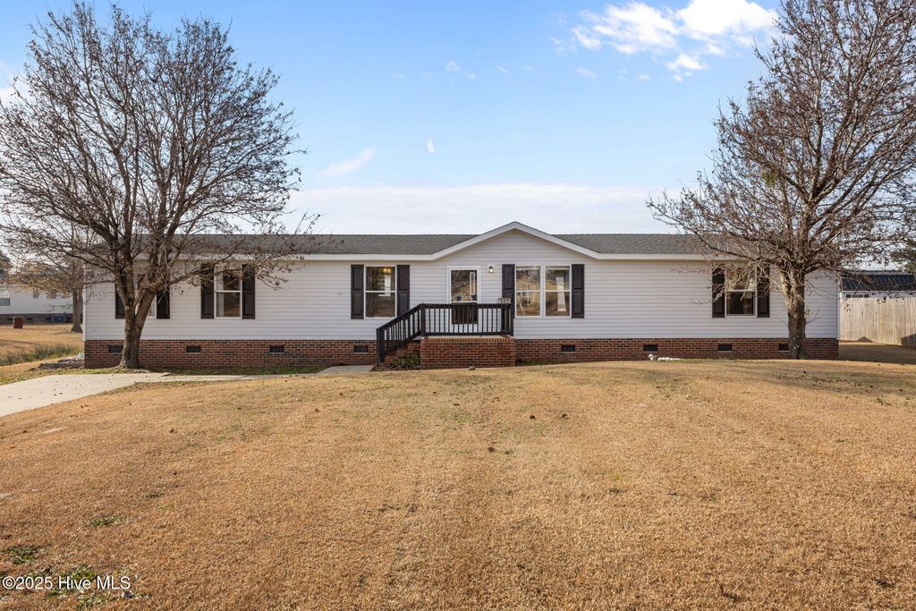 Photo of 115 Patsy Lane, Hubert, NC 28539 (MLS # 100546042)