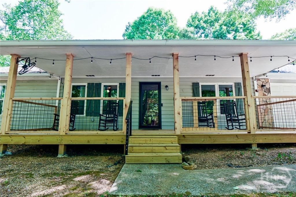 Photo of 3997 Stacy Lane, Snellville, GA 30039 (MLS # CL353993)