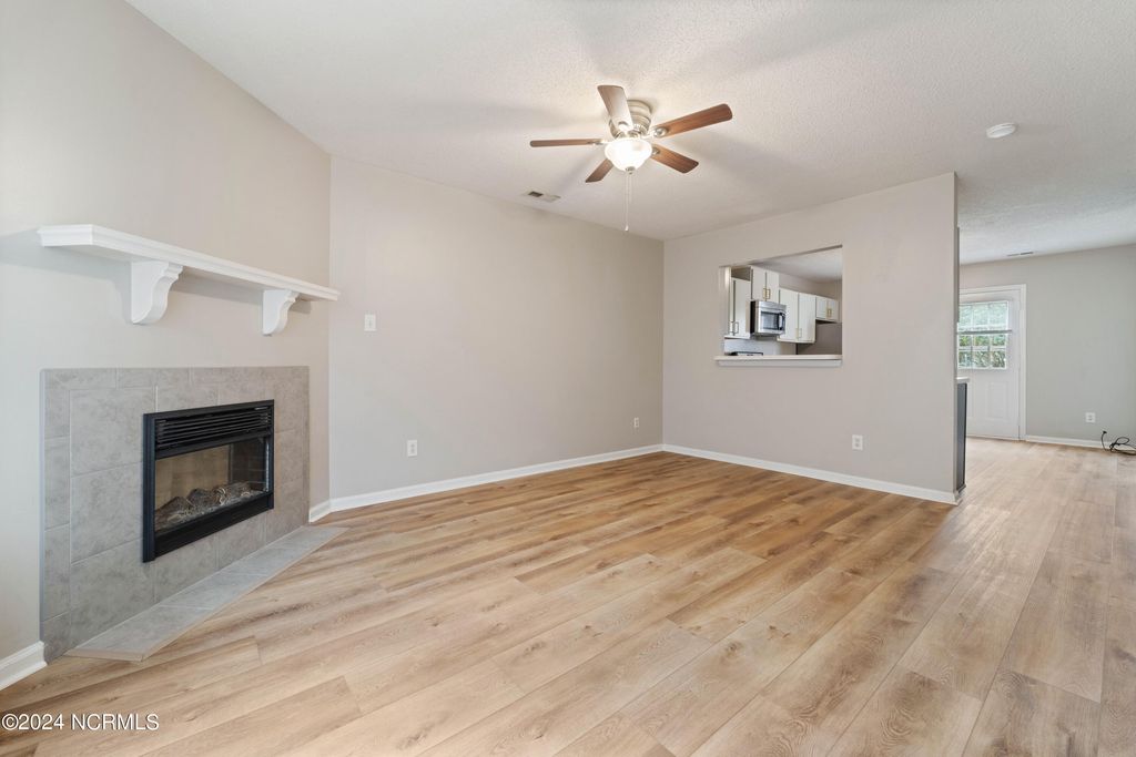 Photo of 1072 W Pueblo Drive, Jacksonville, NC 28546 (MLS # 100577372)