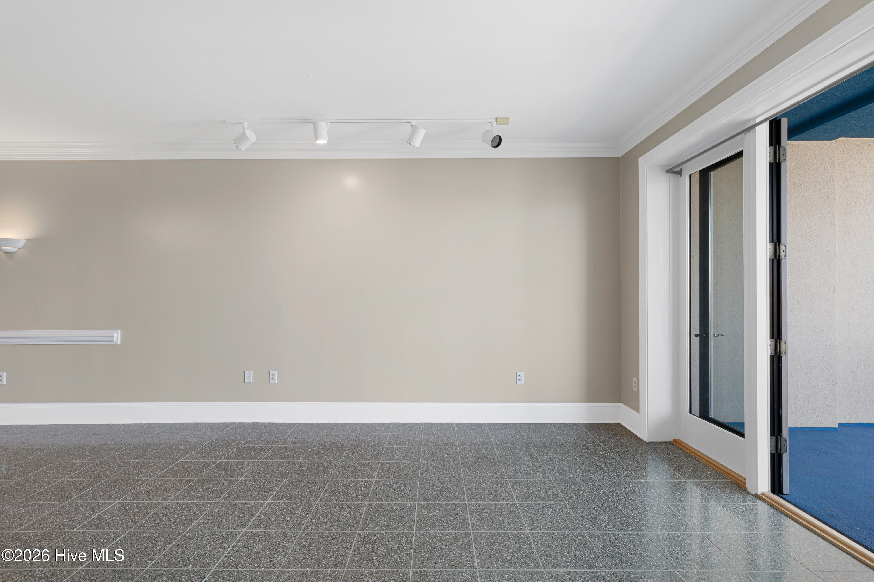 4425 Arendell 402 Harborside Club