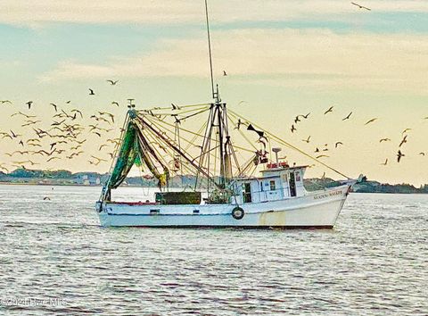 Tiny photo for 612 W Brown Street #Apt B, Southport, NC 28461 (MLS # 100545085)