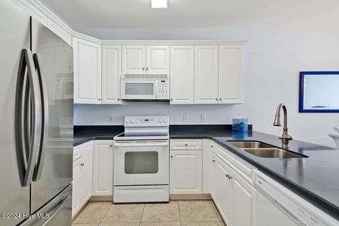 Tiny photo for 612 W Brown Street #Apt B, Southport, NC 28461 (MLS # 100545085)