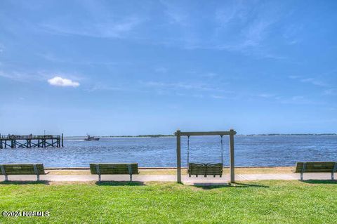 Tiny photo for 612 W Brown Street #Apt B, Southport, NC 28461 (MLS # 100545085)