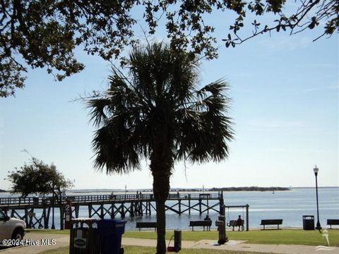 Tiny photo for 612 W Brown Street #Apt B, Southport, NC 28461 (MLS # 100545085)