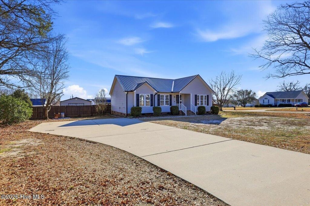 Photo of 116 Maryland Drive, La Grange, NC 28551 (MLS # 100553694)