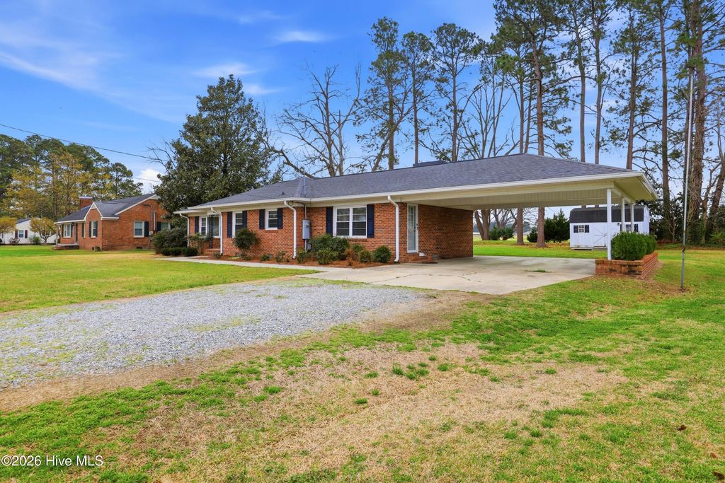 Photo of 403 Smith Chapel Road, Mount Olive, NC 28365 (MLS # 100560558)