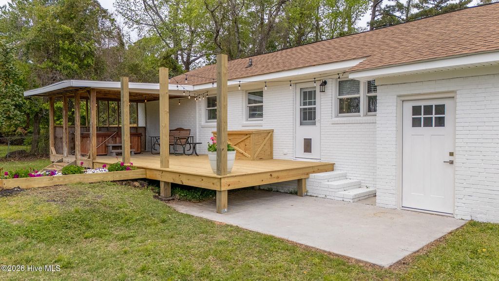 Photo of 213 Russell Street, Beaufort, NC 28516 (MLS # 100566346)