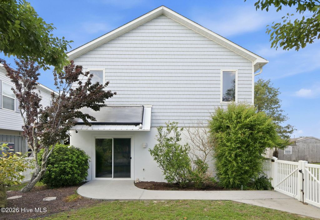 Photo of 1510 Avery Street, Morehead City, NC 28557 (MLS # 100574152)