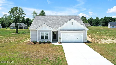 Homes For Sale - 405 Alice Lane<br/> Burgaw, NC 28425