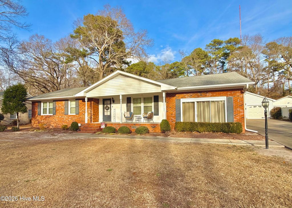 Photo of 1801 Crestview Street, Kinston, NC 28504 (MLS # 100547905)