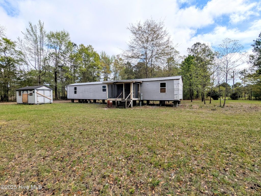 Photo of 116 Branch Drive, Burgaw, NC 28425 (MLS # 100553472)