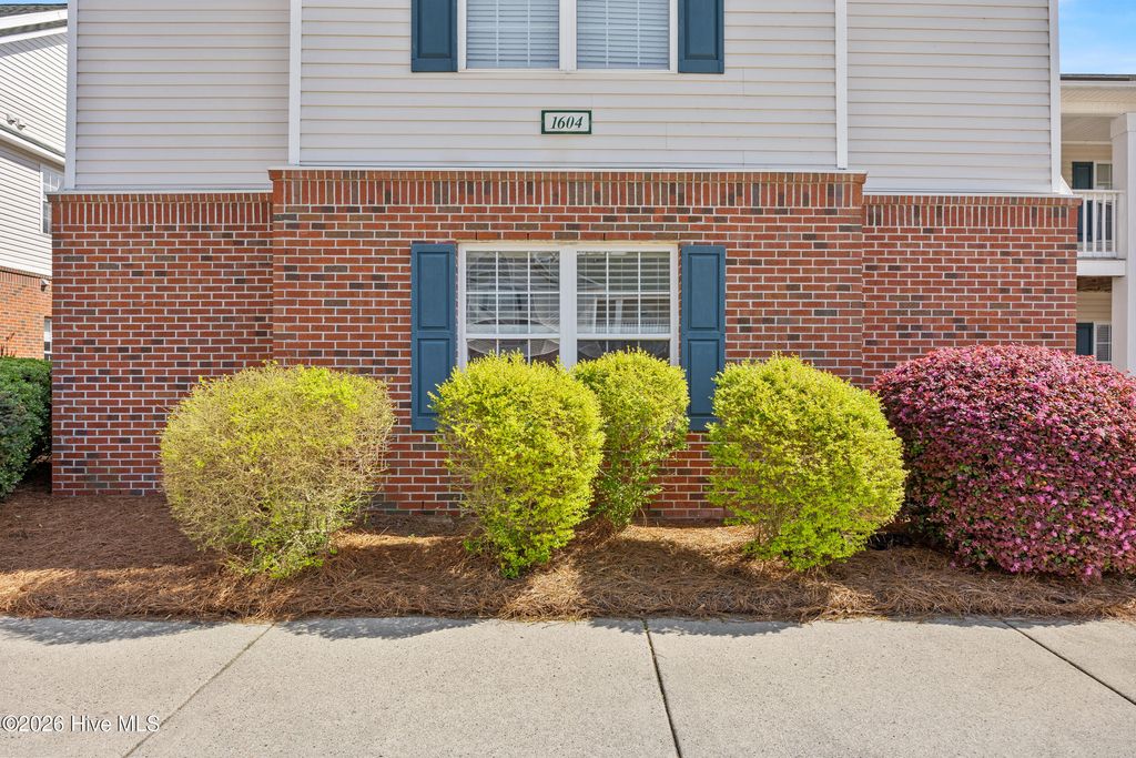 Photo of 1604 Willoughby Park Court #Unit 1, Wilmington, NC 28412 (MLS # 100564303)