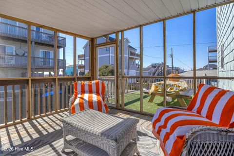 Tiny photo for 612 N Topsail Drive, Surf City, NC 28445 (MLS # 100545585)