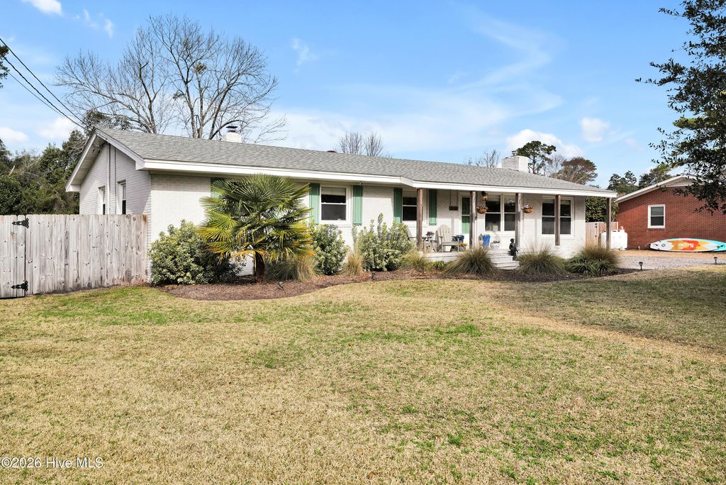 Photo of 1706 Lincoln Road, Wilmington, NC 28403 (MLS # 100557900)