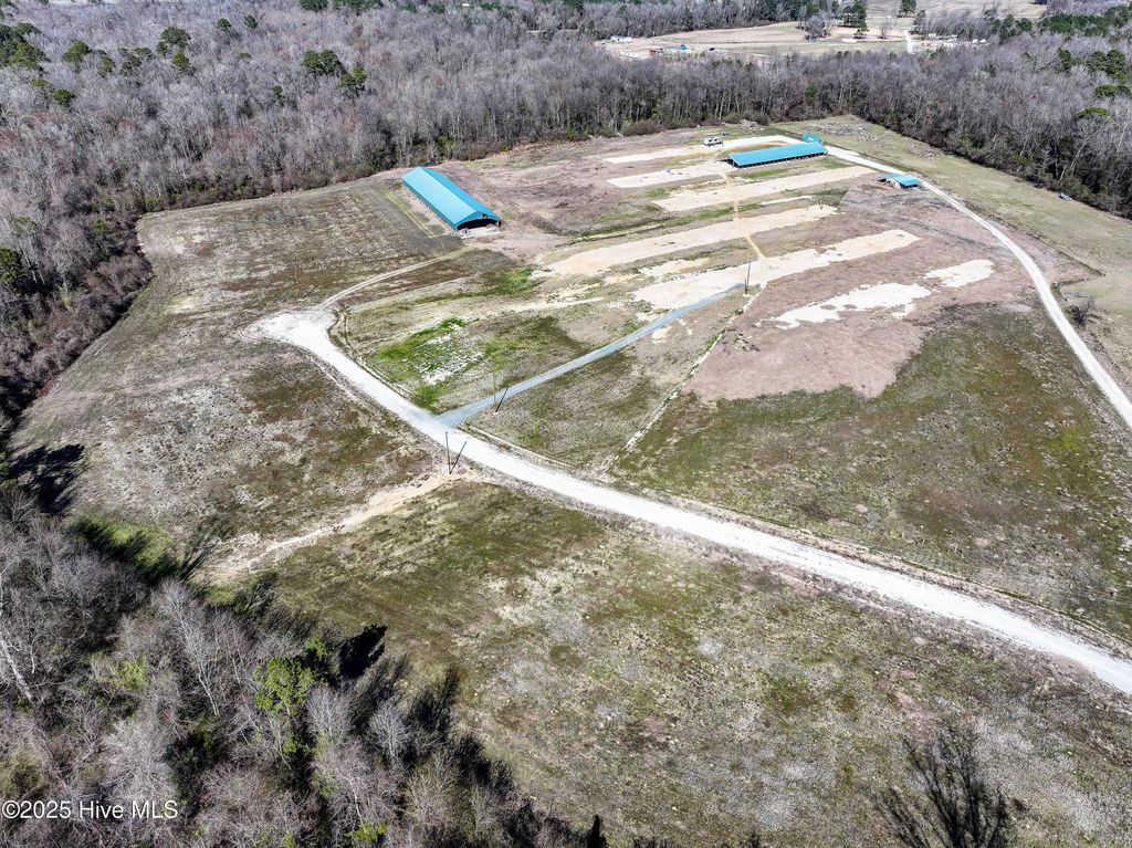 Photo of 108 Peewee Murphy Lane, Richlands, NC 28574 (MLS # 100492499)