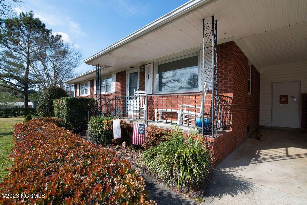 Photo of 3 Princeton Drive, Jacksonville, NC 28546 (MLS # 100550448)