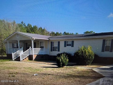 Mobile Home For Sale - 393 W Ridge Street<br/> Rose Hill, NC 28458