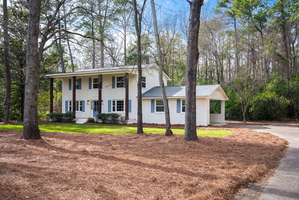 Photo of 2015 Town Creek Road, Aiken, SC 29803 (MLS # 552342)