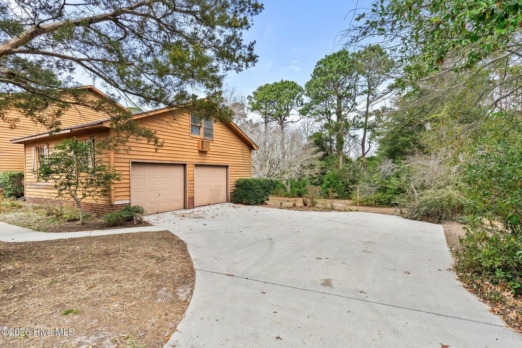 Photo of 909 Rolling Hills Cove, Wilmington, NC 28409 (MLS # 100555910)