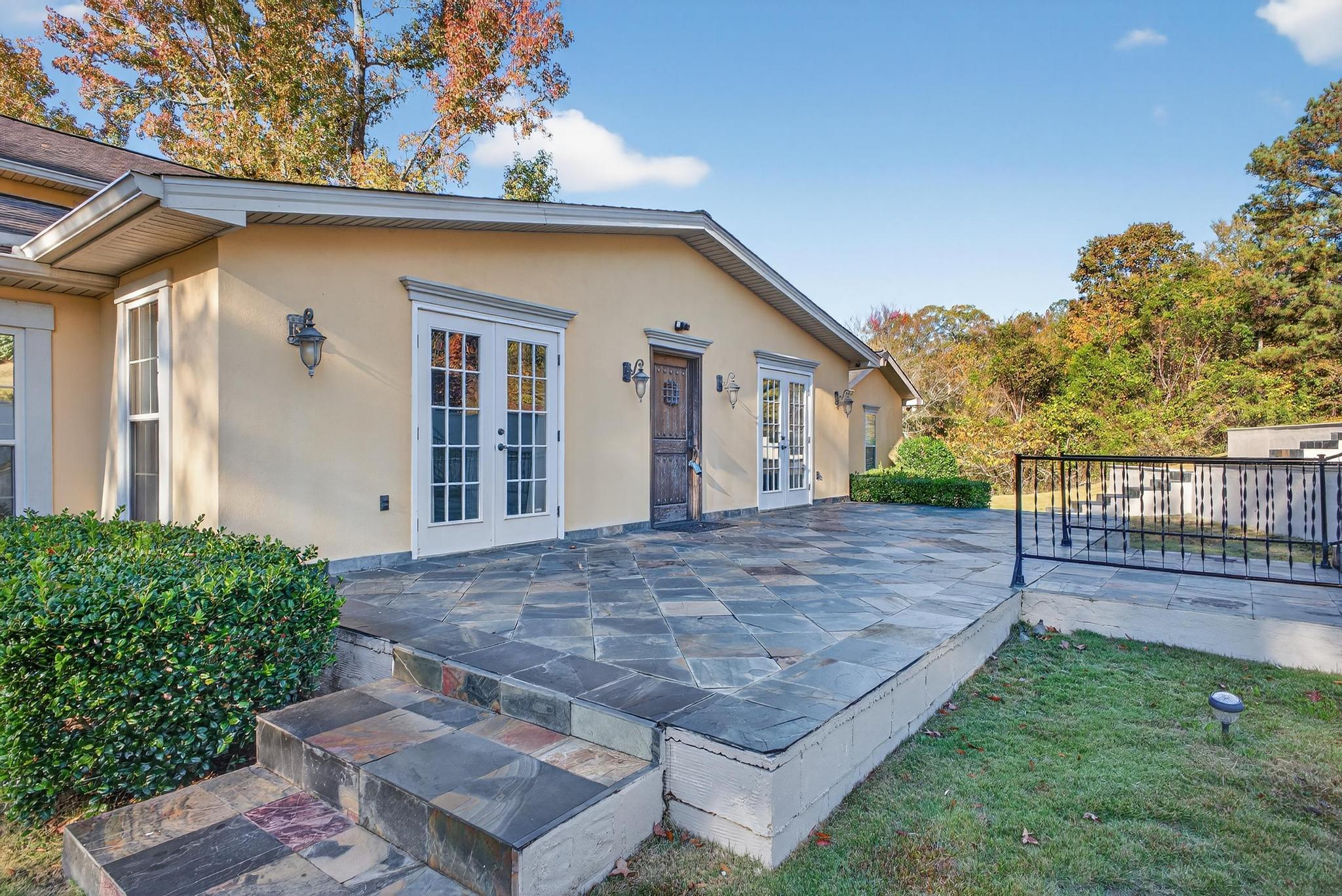 2362 Pineridge Drive