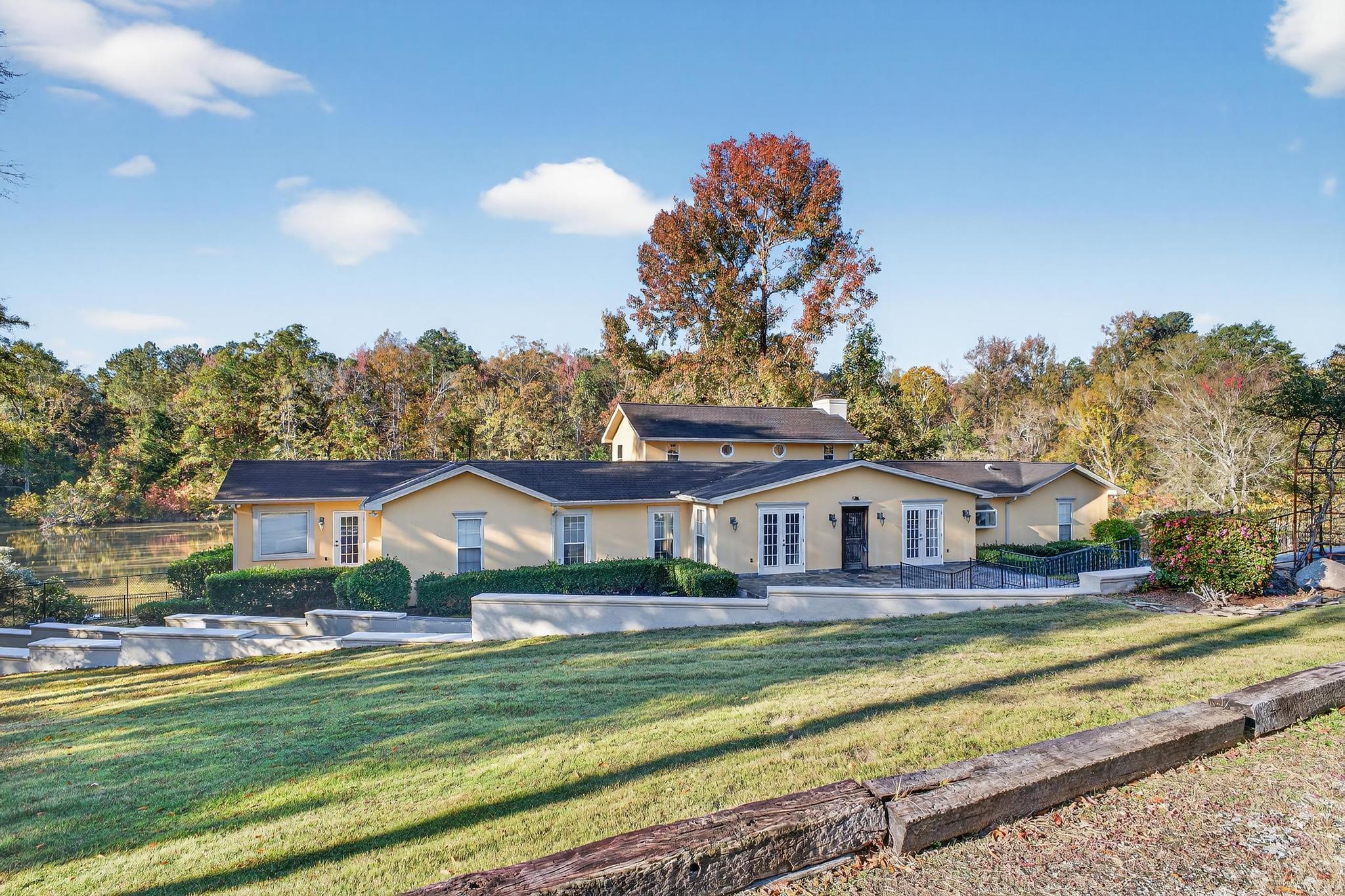 2362 Pineridge Drive