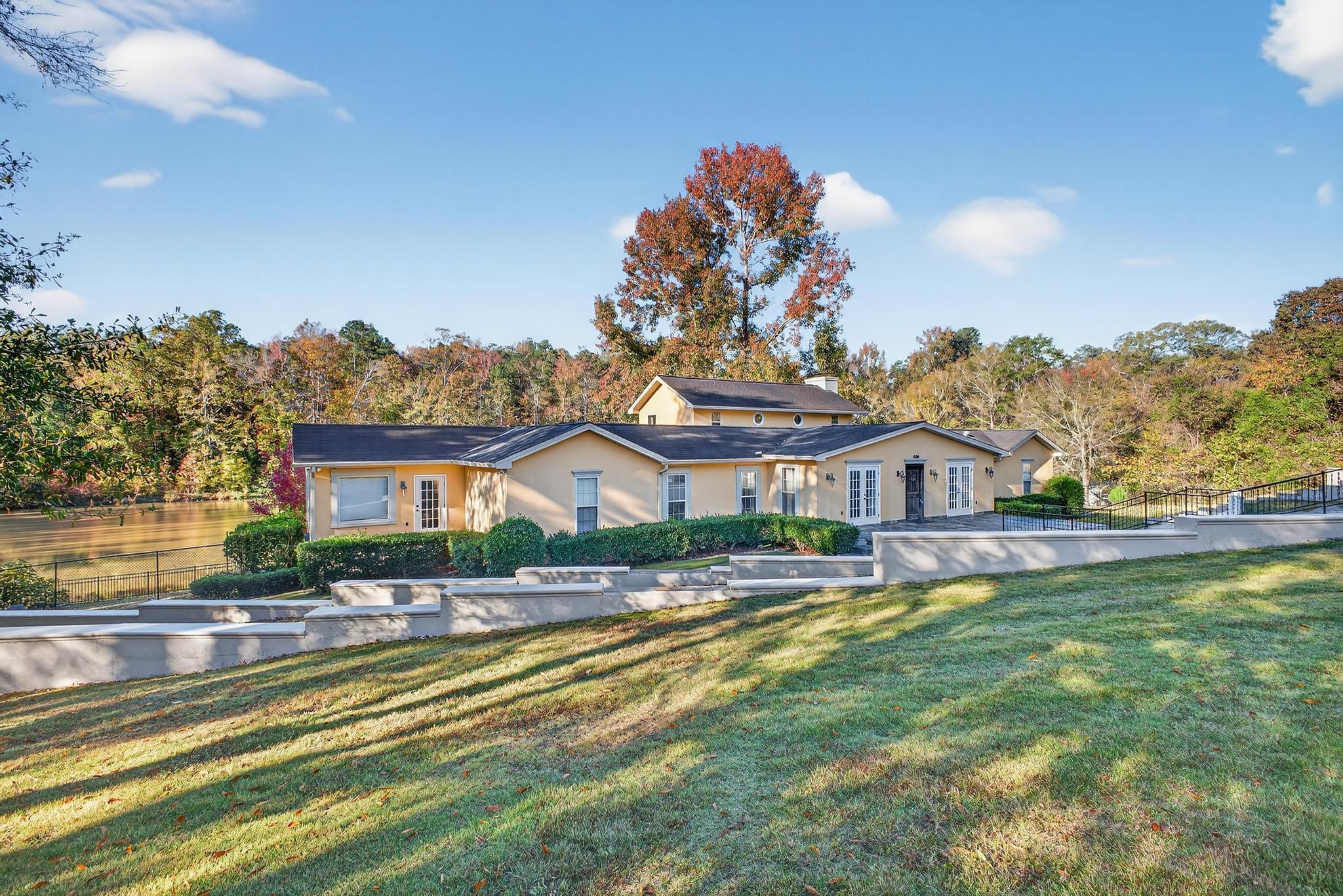 2362 Pineridge Drive