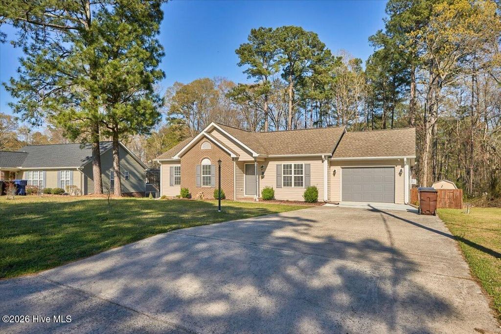 Photo of 5117 Laurel Ridge Drive, Sanford, NC 27332 (MLS # 100564352)