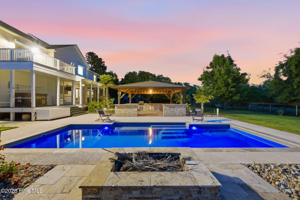 Photo of 811 Albatross Way, Hampstead, NC 28443 (MLS # 100573565)