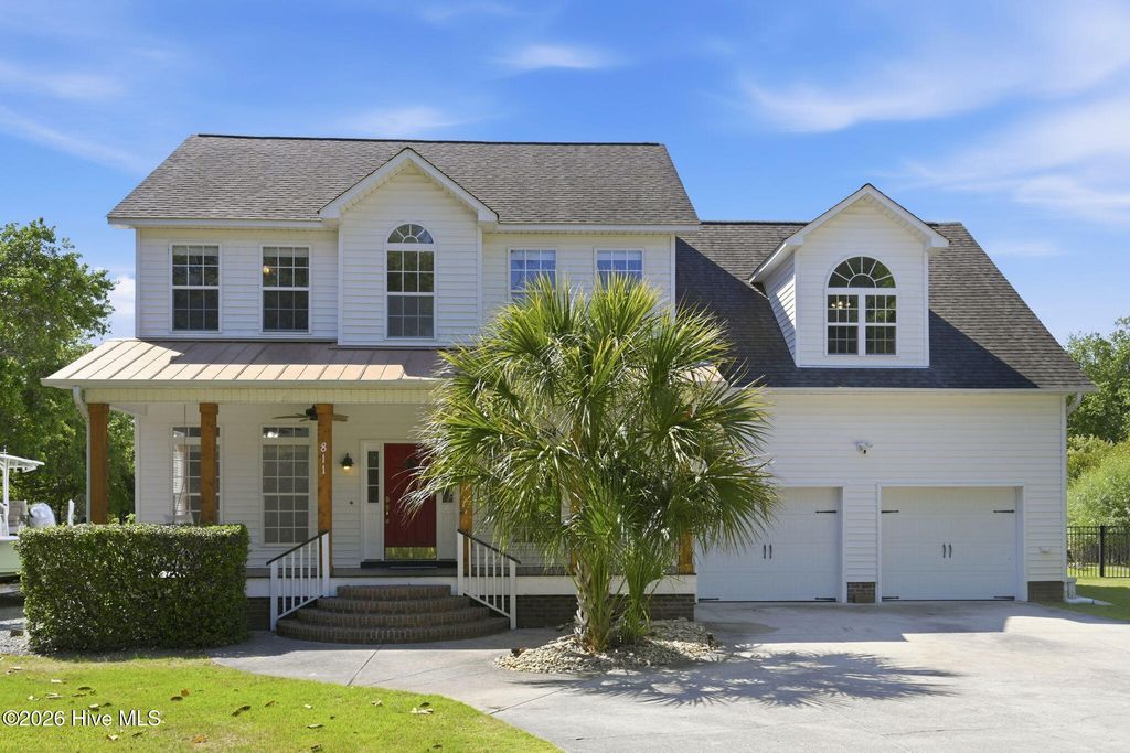 Photo of 811 Albatross Way, Hampstead, NC 28443 (MLS # 100573565)