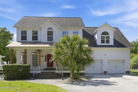 Photo of 811 Albatross Way, Hampstead, NC 28443 (MLS # 100573565)