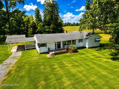 Homes For Sale - 735 Faison Highway<br/> Clinton, NC 28328