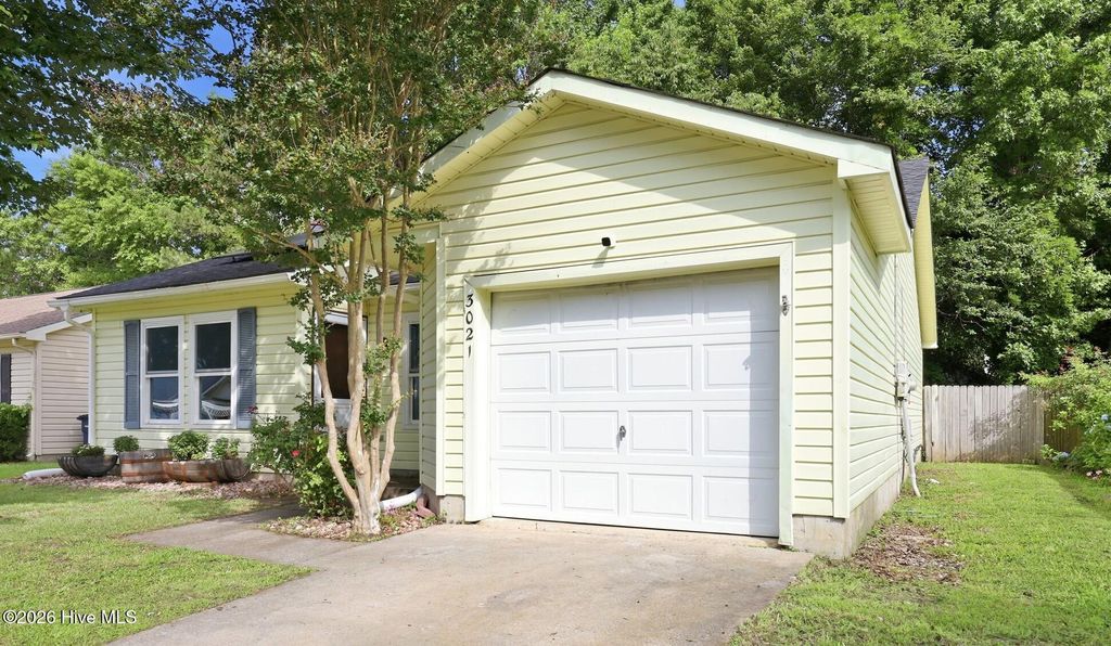 Photo of 3021 Steeple Chase Court, Jacksonville, NC 28546 (MLS # 100578571)