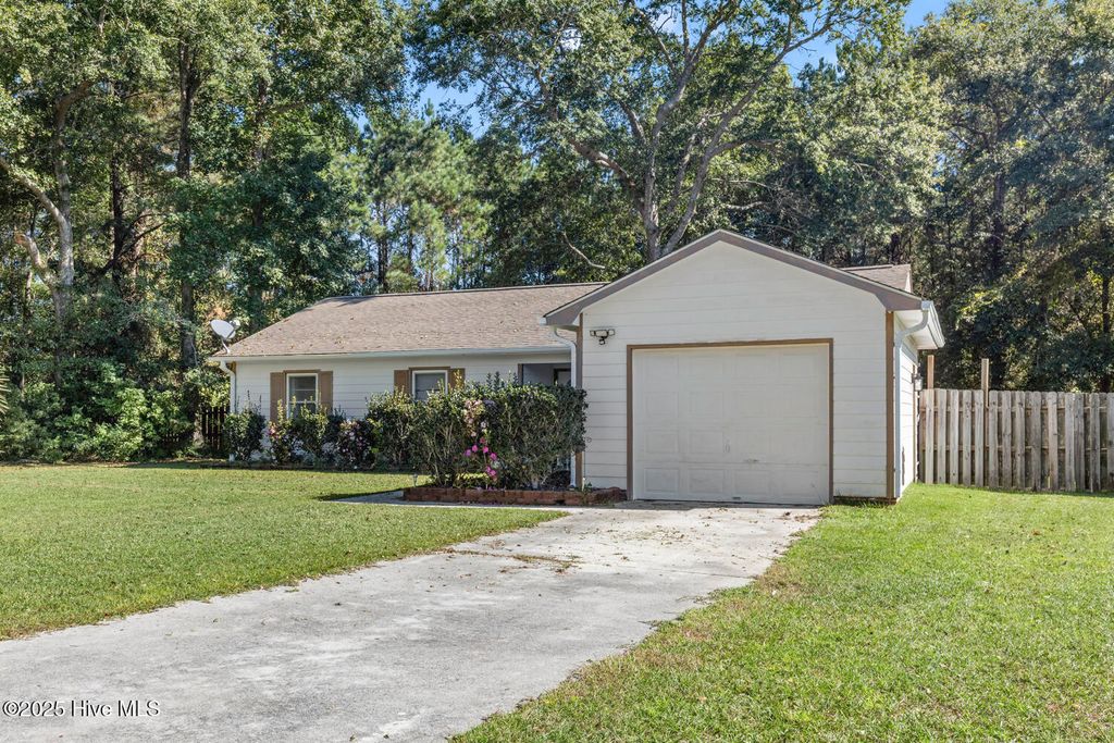 Photo of 222 Natalie Lane, Hubert, NC 28539 (MLS # 100536821)