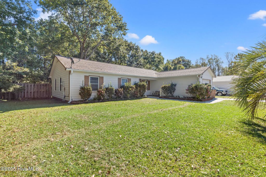 Photo of 222 Natalie Lane, Hubert, NC 28539 (MLS # 100536821)