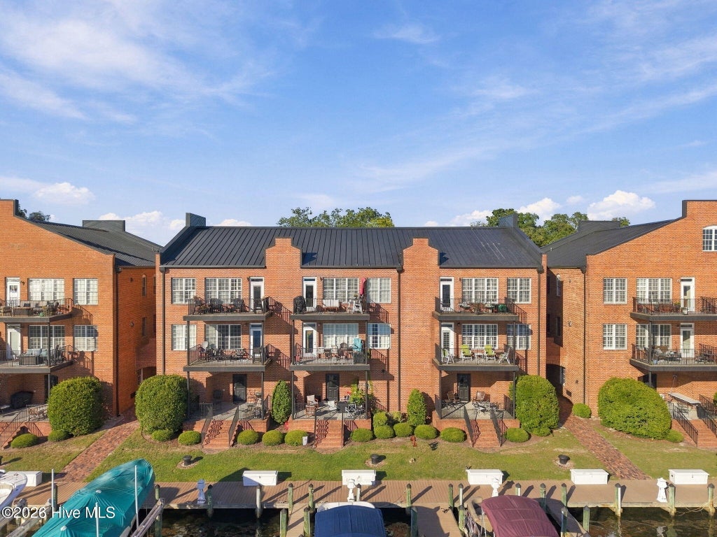 Photo of 421 W Main Street #201, Washington, NC 27889 (MLS # 100610433)