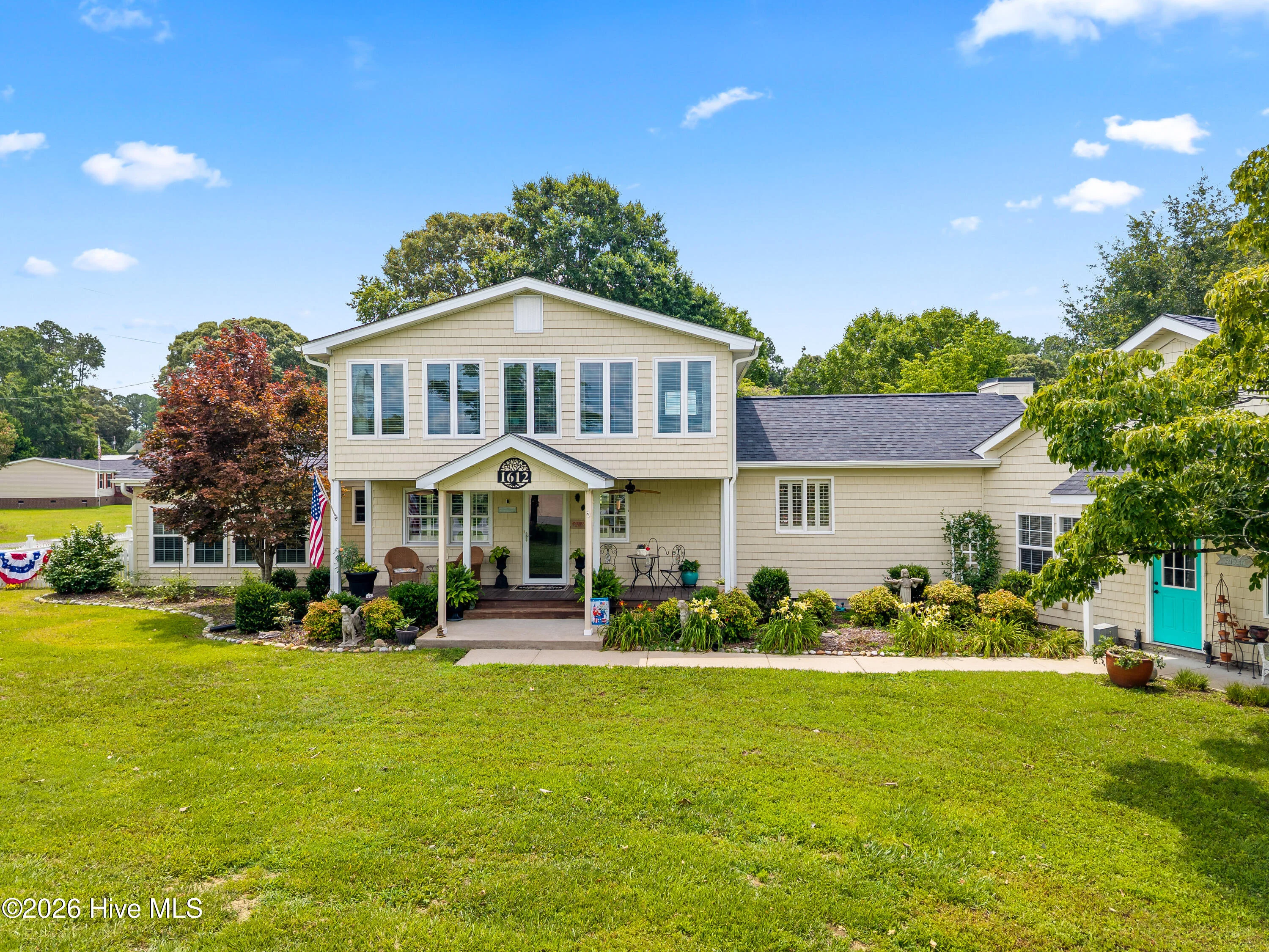 1612 Arapahoe Trail