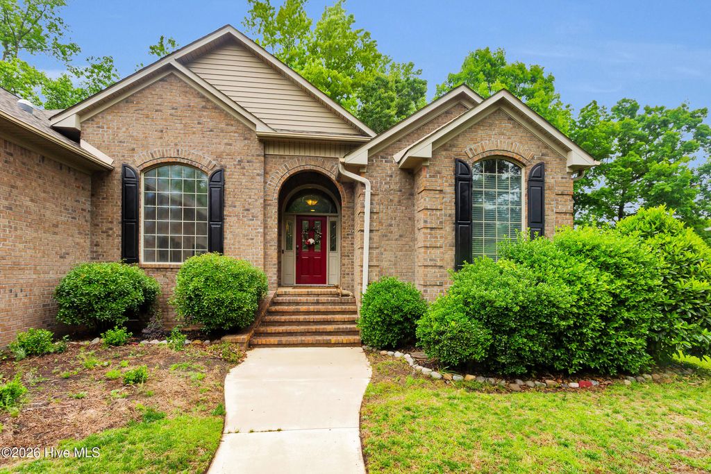 Photo of 106 Brugg Court, New Bern, NC 28562 (MLS # 100570708)
